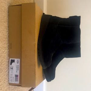 Ugg Kristin wedge bootie in women’s size 7